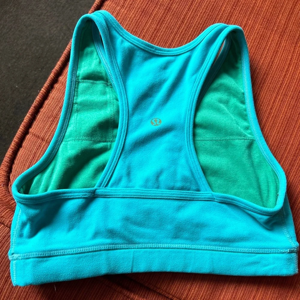 Lululemon Ladies Size M Blue Racer back Top - Picture 2 of 3